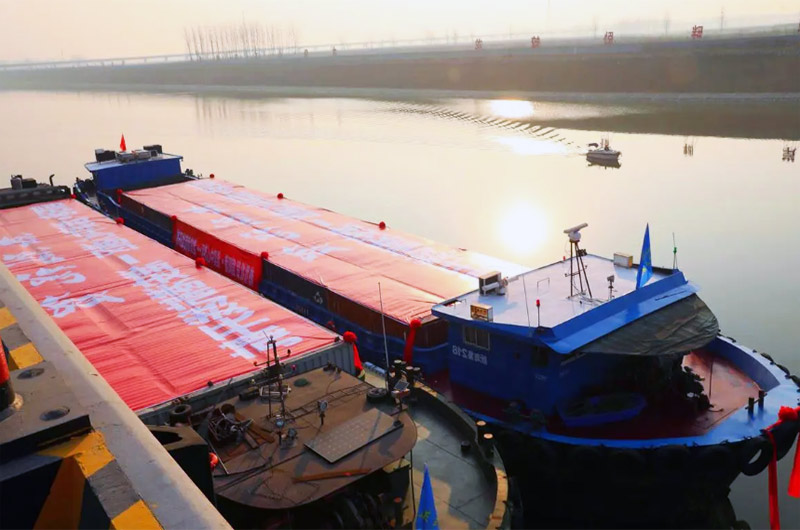 Large Container Ship with 5083 and 5086 Aluminum